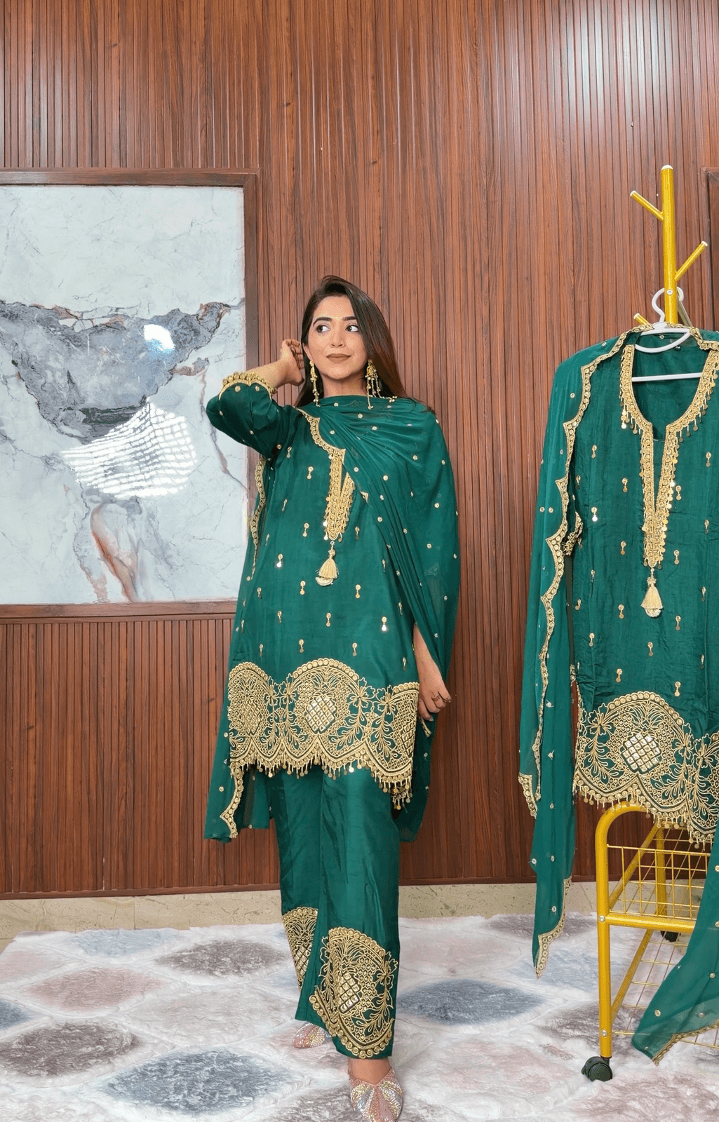 ✨ Zareen Emerald Suit Set ✨ image 3