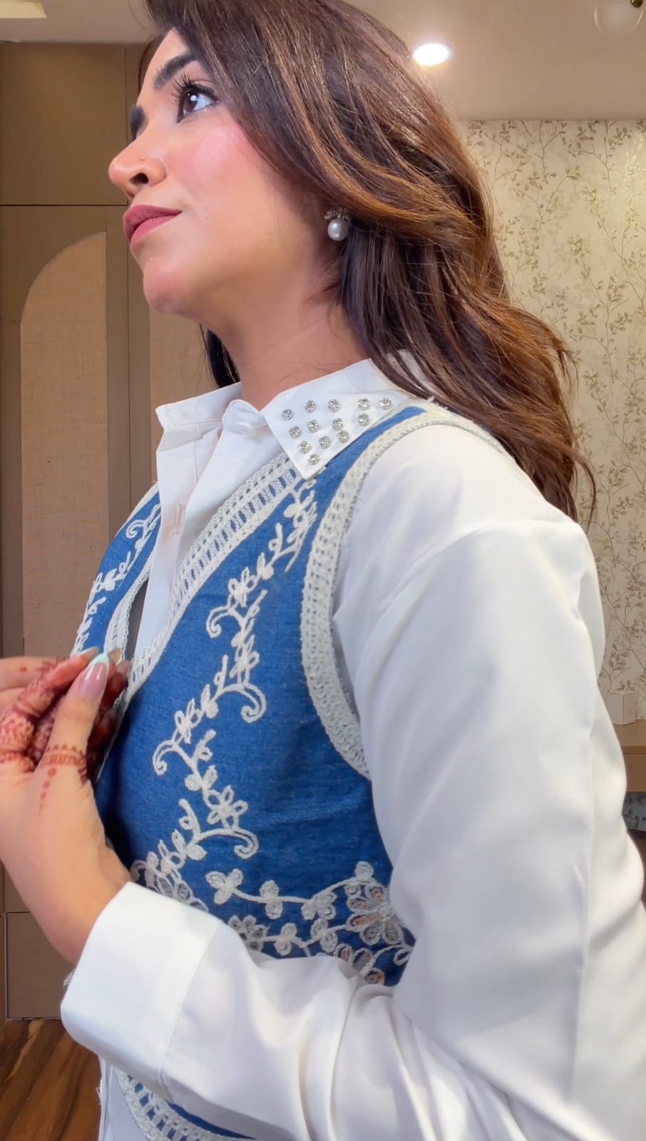 Azure Lace Embroidered Vest Shirt image 2